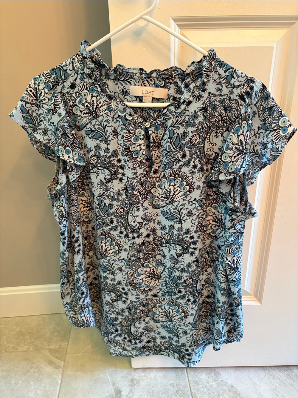 LOFT Light Blue Floral Ruffle Sleeve Blouse Women’s Medium.